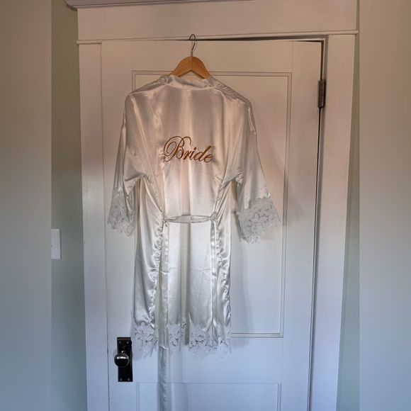 Bride Robe - Picture 3 of 6